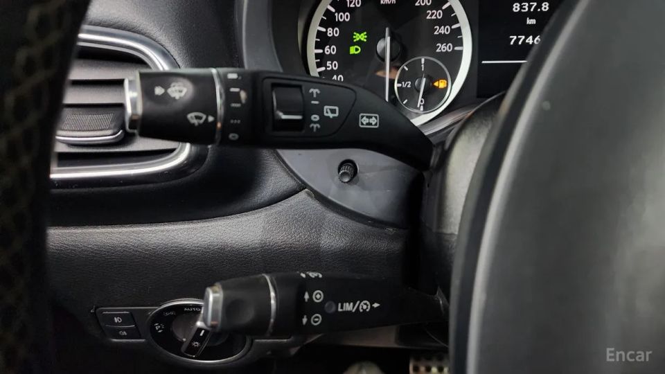 Infiniti Q30