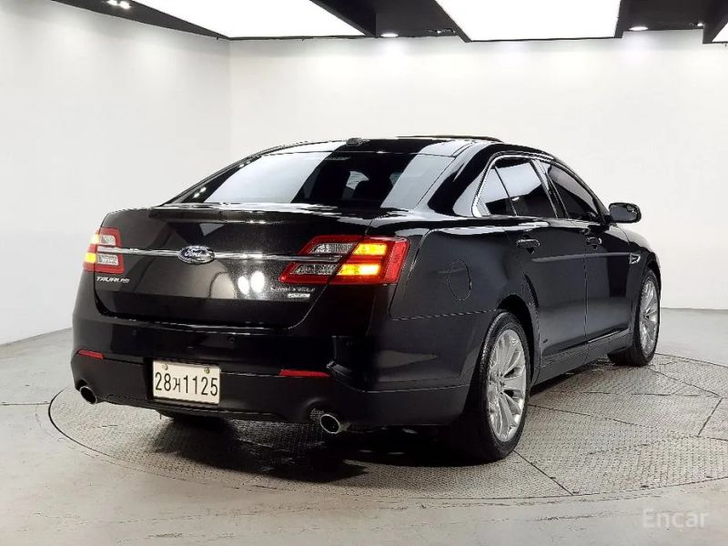 Ford Taurus