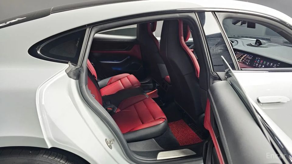 Porsche Taycan