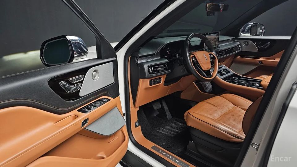 Lincoln Aviator