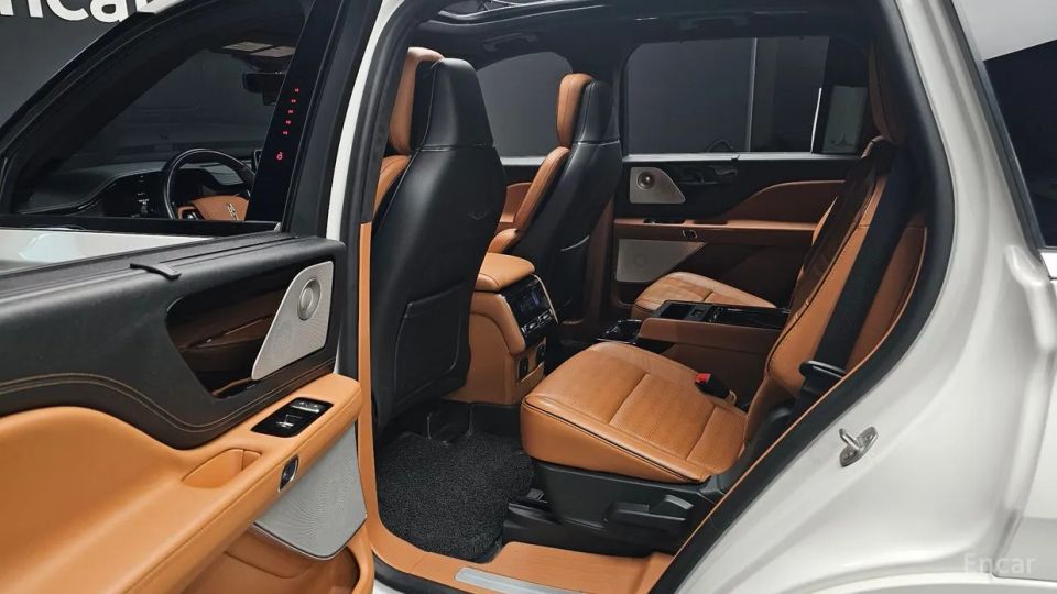 Lincoln Aviator