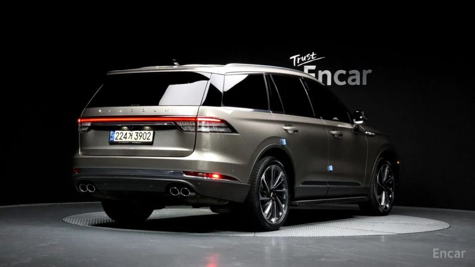 Lincoln Aviator