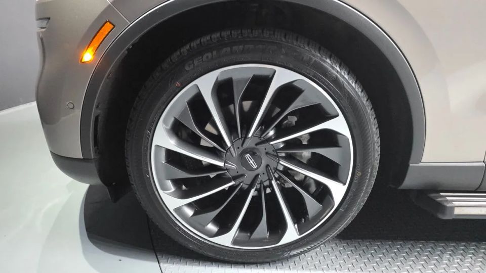 Lincoln Aviator