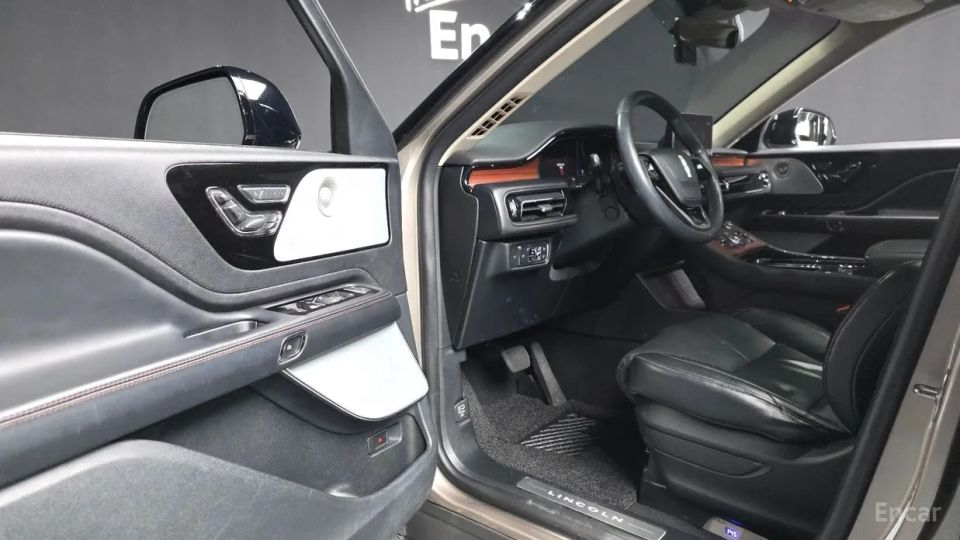 Lincoln Aviator