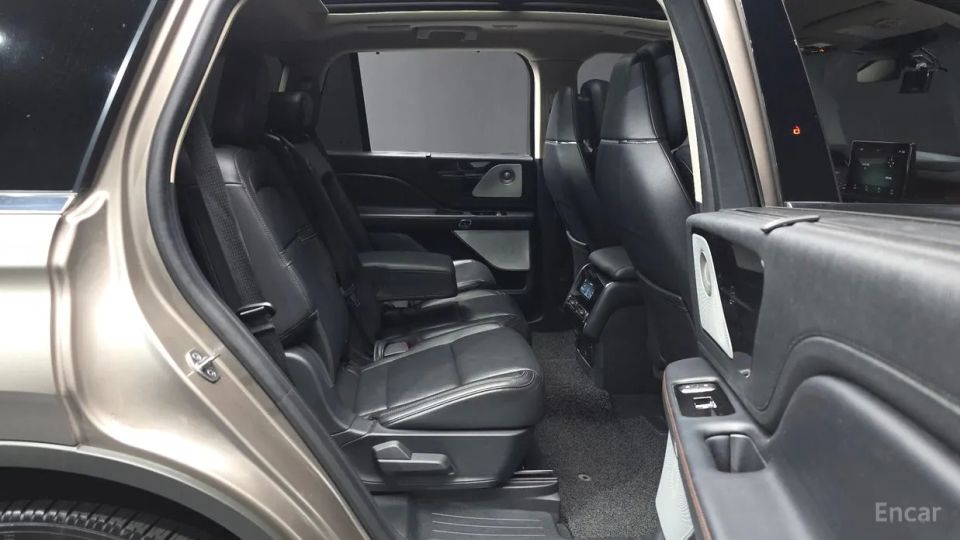 Lincoln Aviator