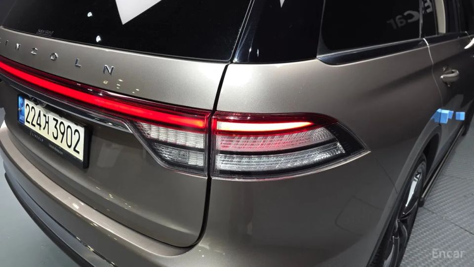 Lincoln Aviator