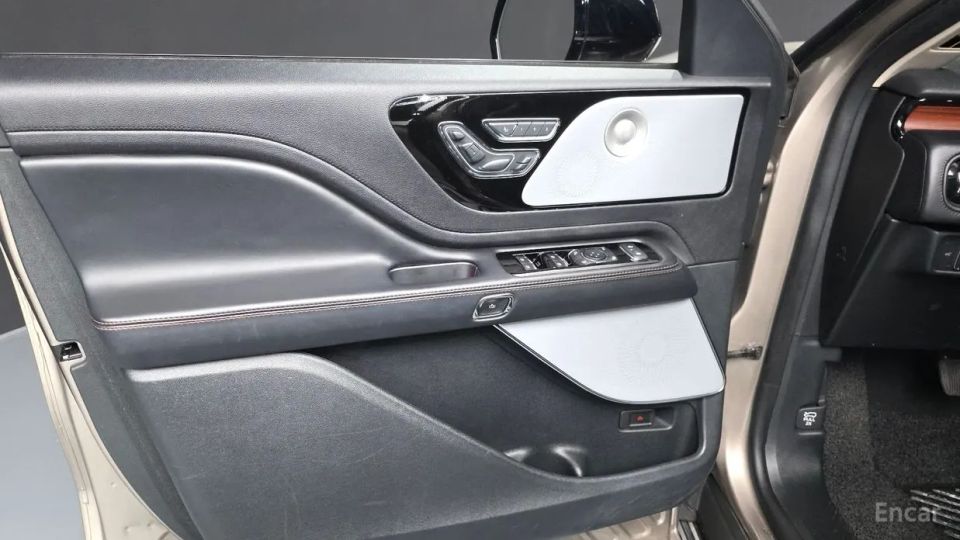 Lincoln Aviator