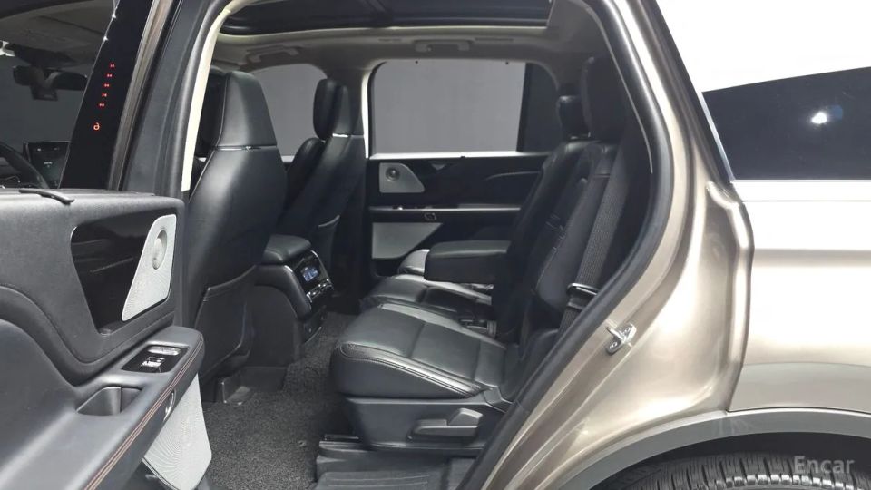 Lincoln Aviator