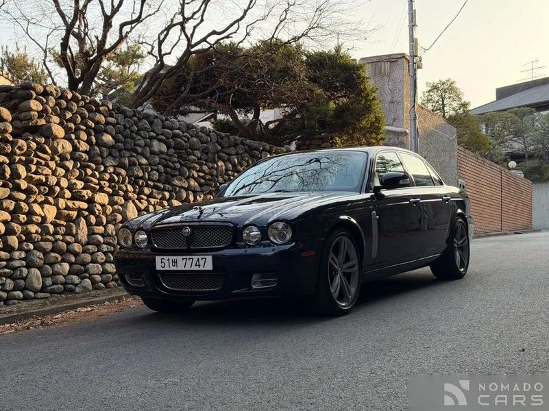 Jaguar XJR