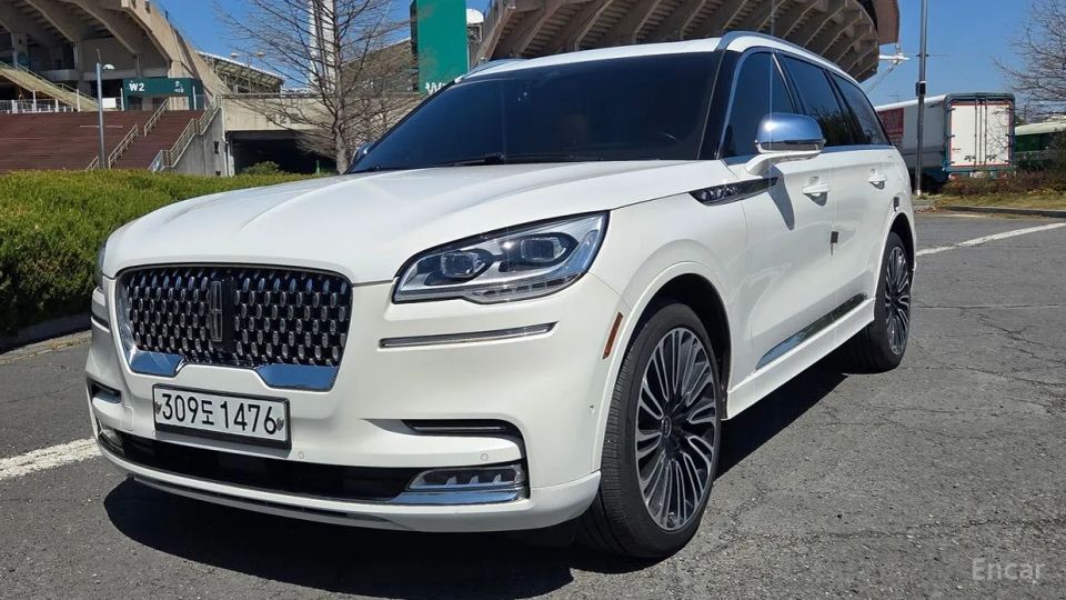Lincoln Aviator