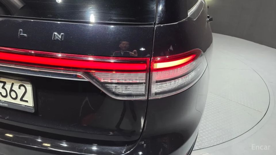 Lincoln Aviator