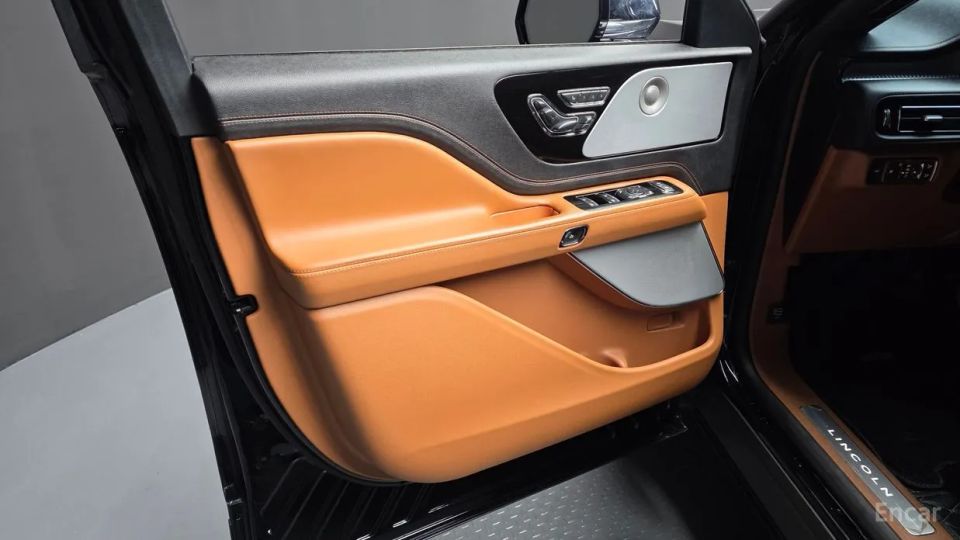 Lincoln Aviator