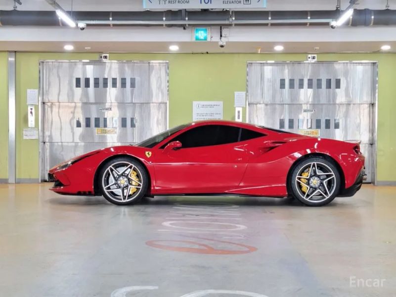 Ferrari F8