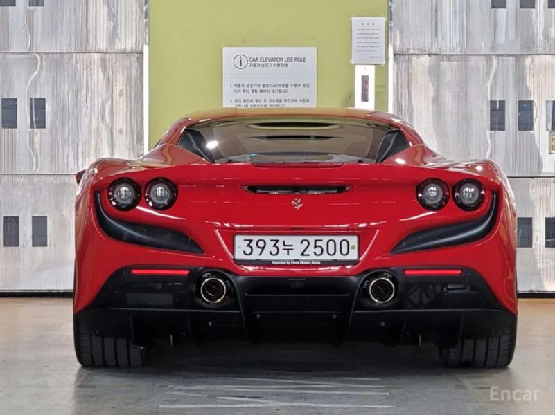 Ferrari F8