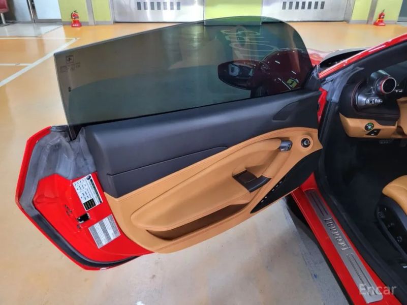 Ferrari F8