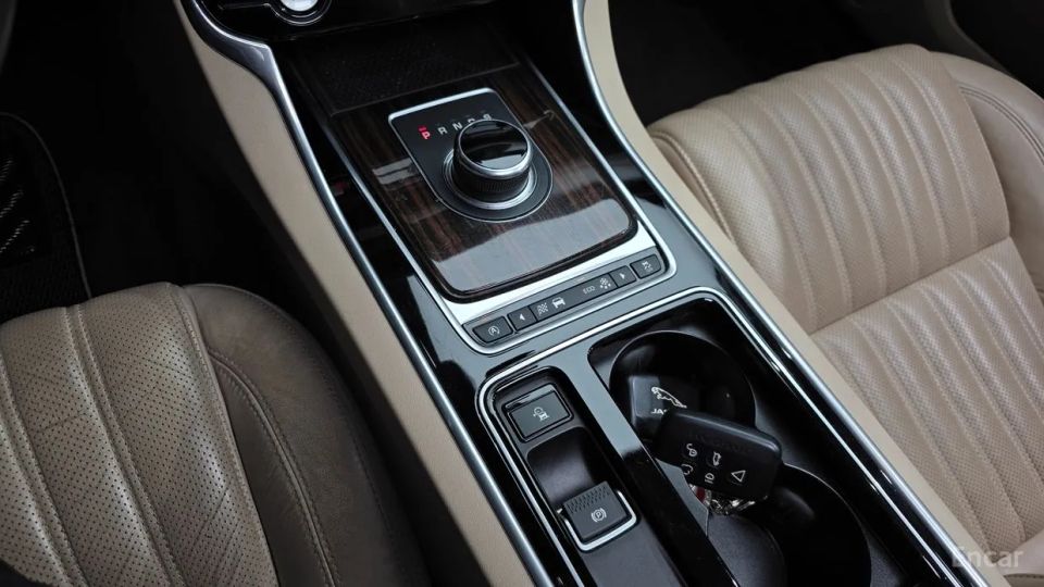 Jaguar xf