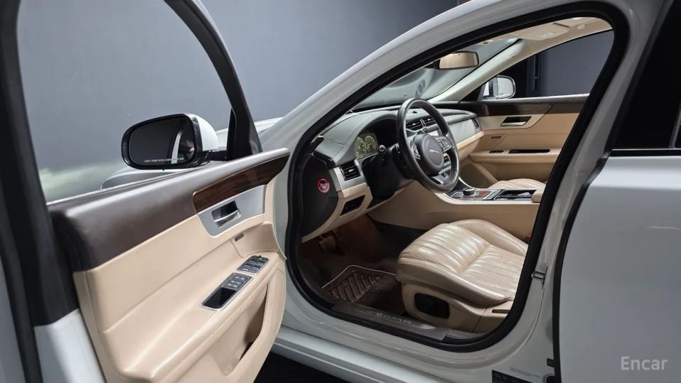 Jaguar xf