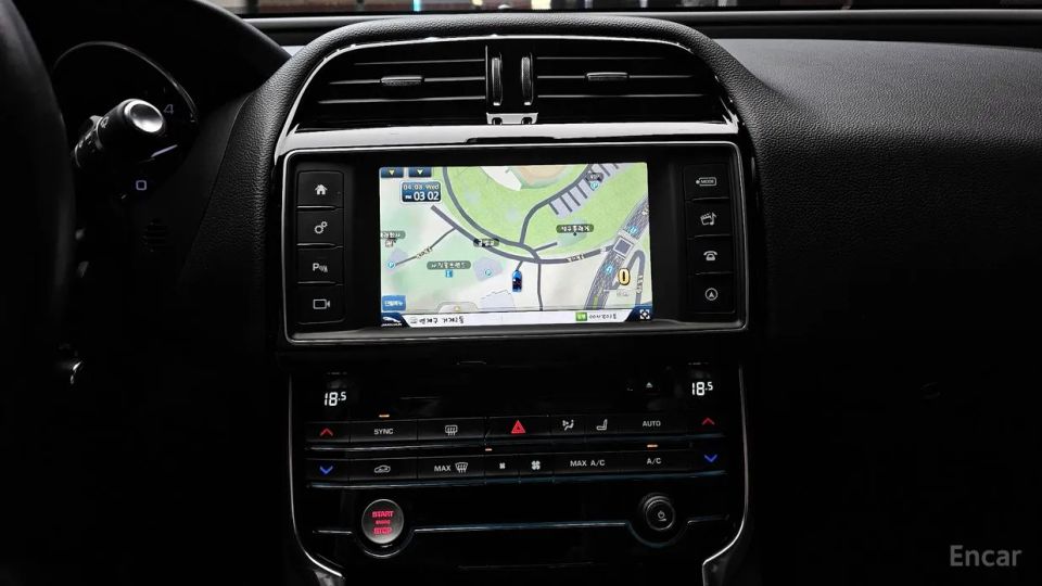 Jaguar XE