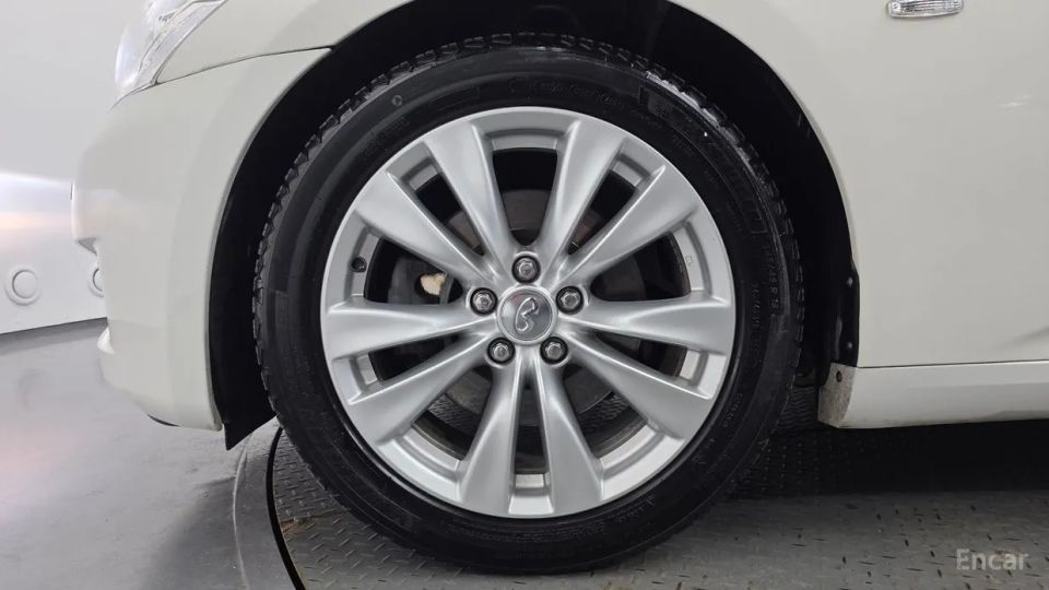 Infiniti G