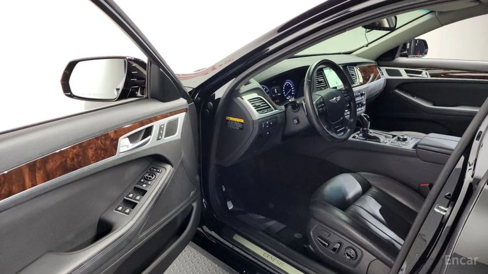 Hyundai Genesis