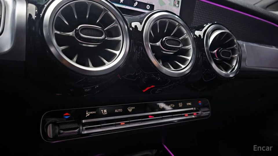 Mercedes-Benz GLB-Class