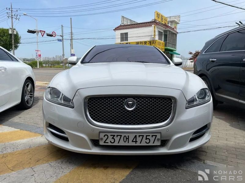 Jaguar XJ