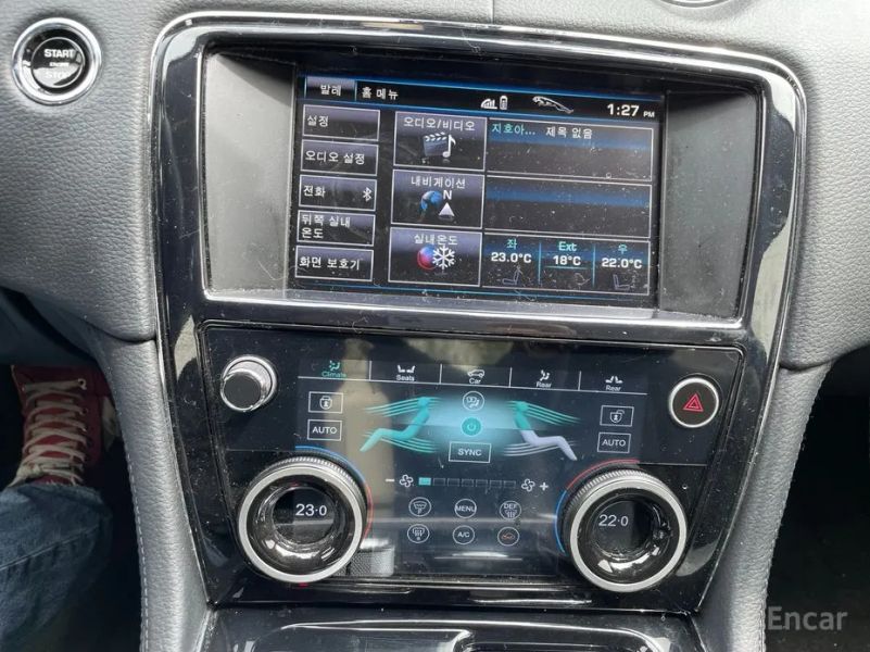 Jaguar XJ