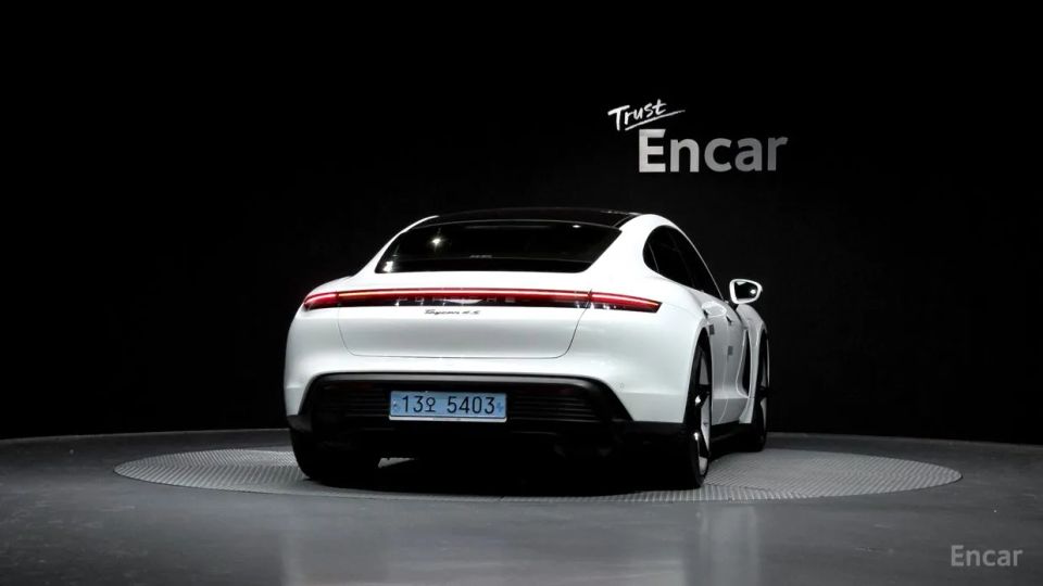 Porsche Taycan