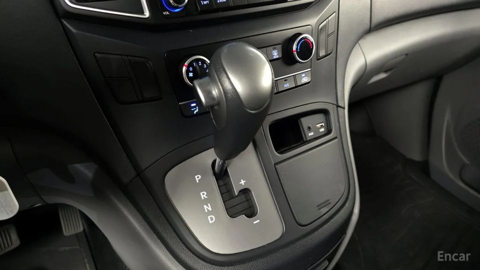 Hyundai Starex