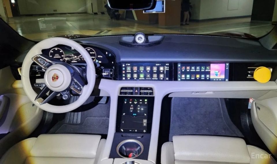 Porsche Taycan