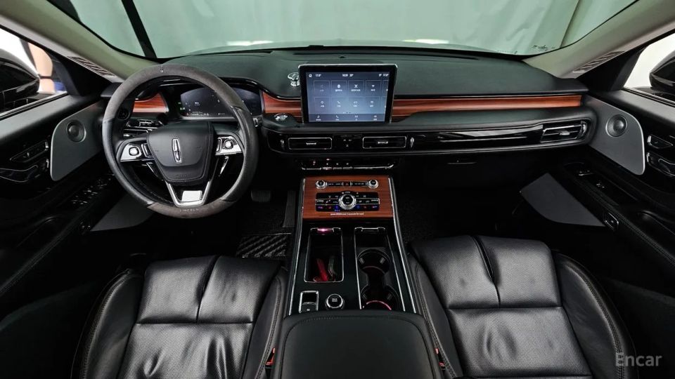 Lincoln Aviator