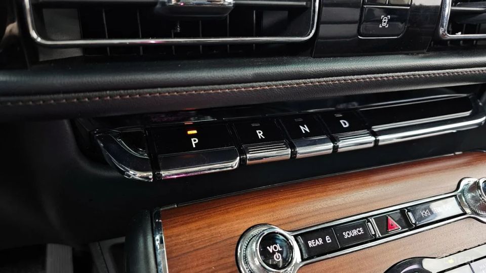 Lincoln Aviator