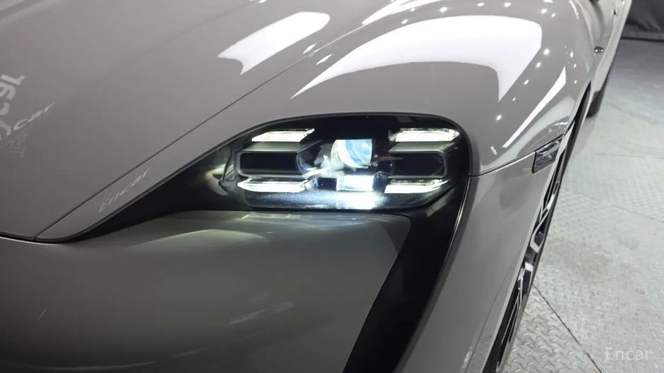 Porsche Taycan