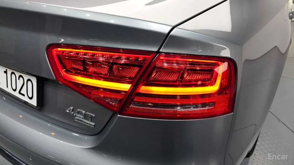Audi A8