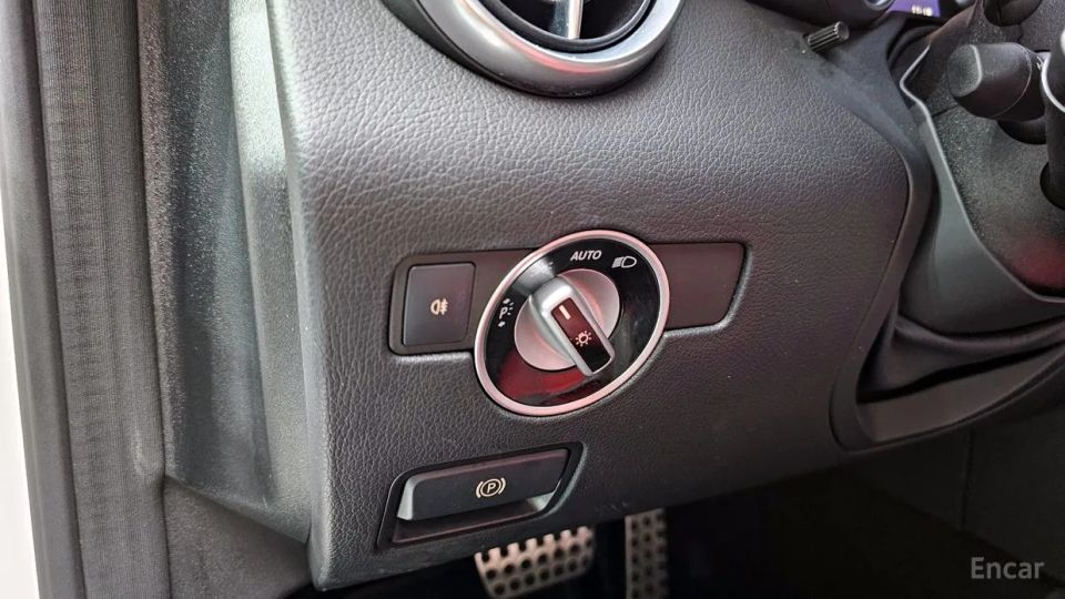 Mercedes-Benz SLC-Class
