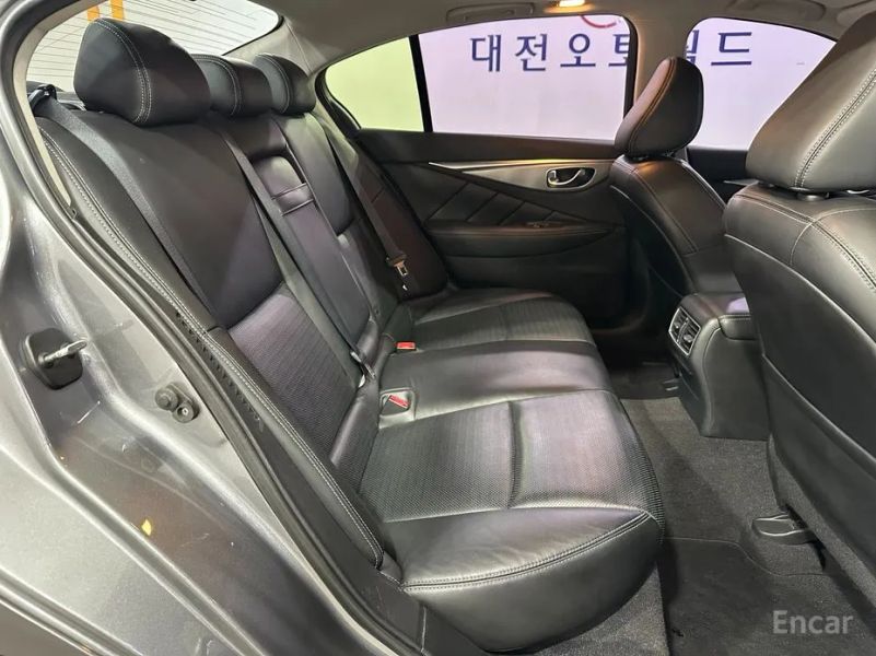 Infiniti Q50