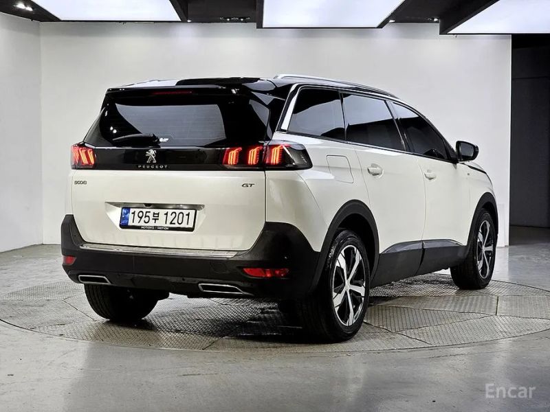 Peugeot 5008