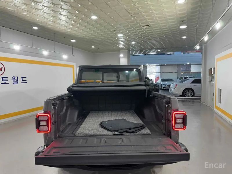 Jeep gladiator