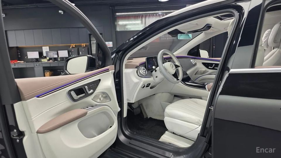 Mercedes-Benz EQS