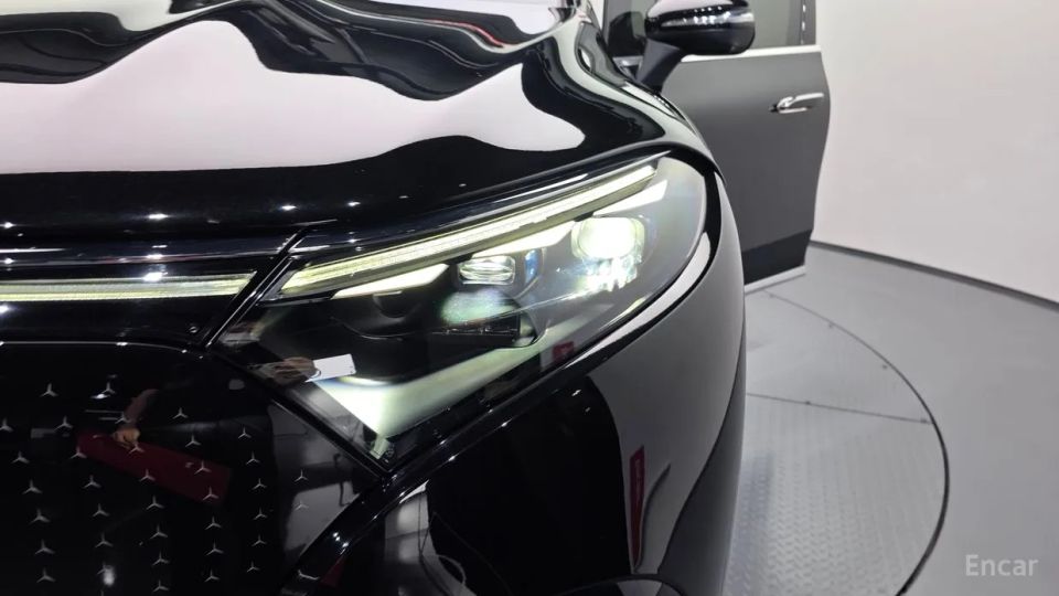 Mercedes-Benz EQS