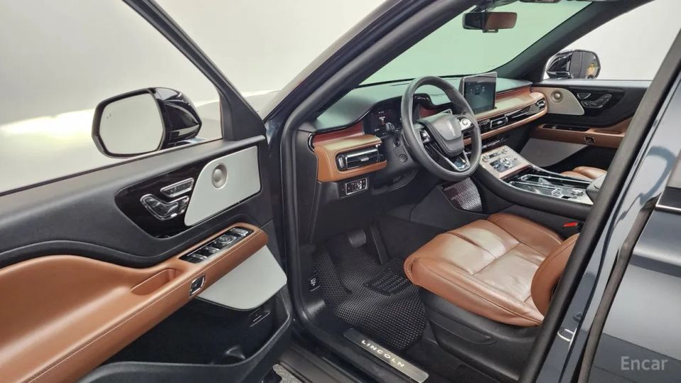 Lincoln Aviator