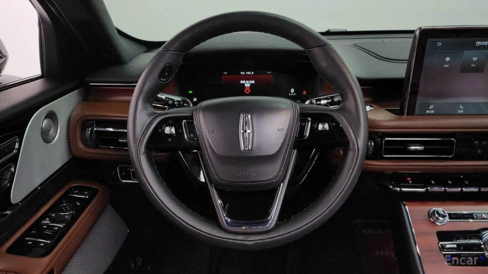 Lincoln Aviator