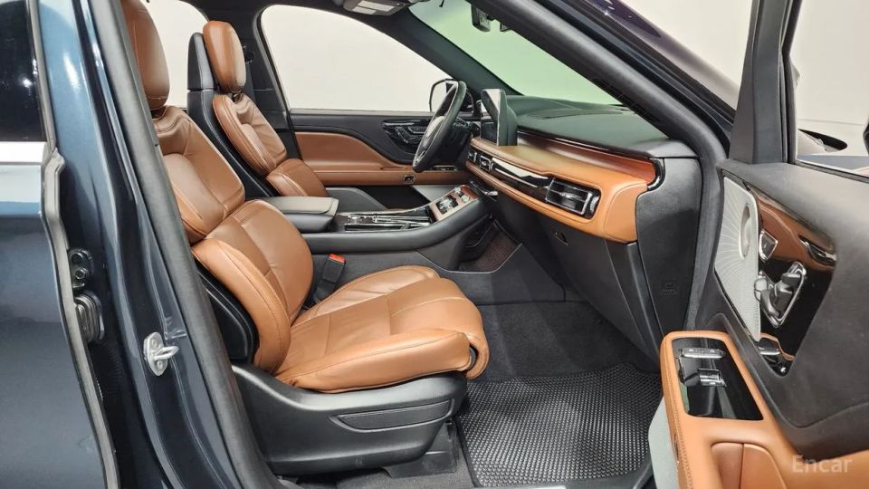 Lincoln Aviator