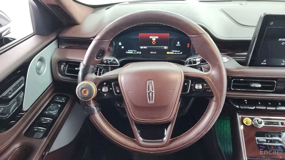 Lincoln Aviator
