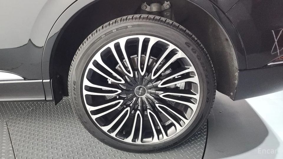 Lincoln Aviator