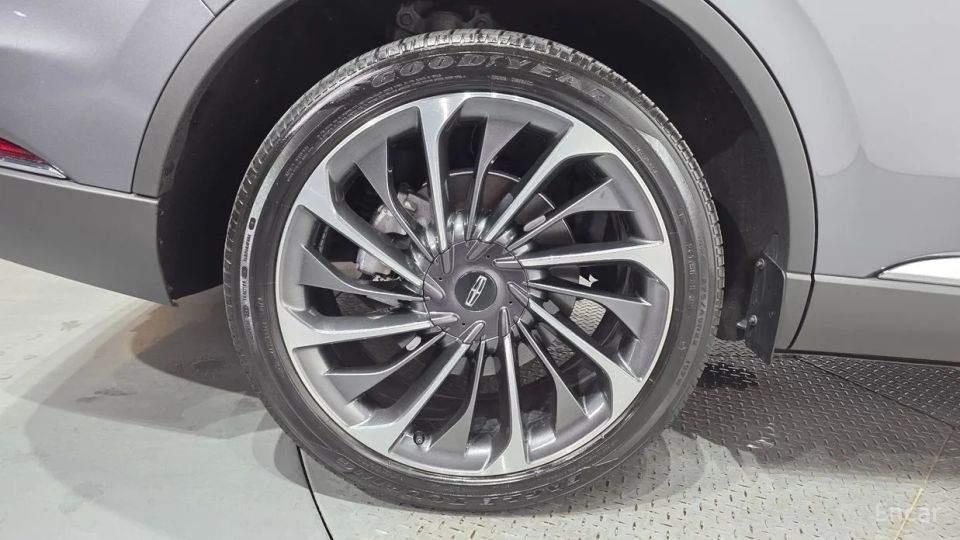 Lincoln Aviator