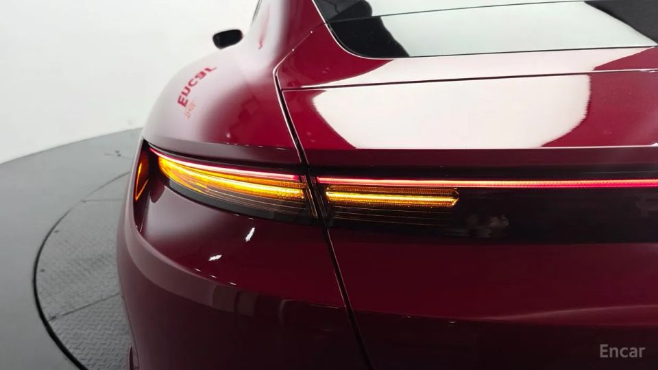 Porsche Taycan