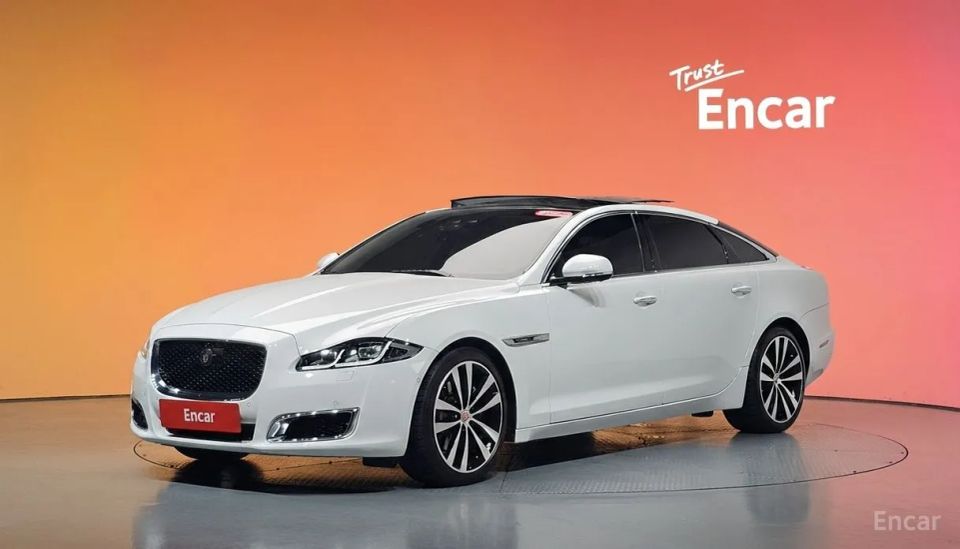 Jaguar XJ