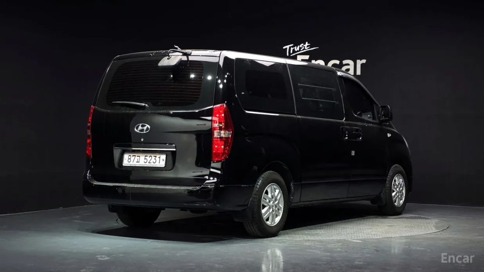 Hyundai Starex