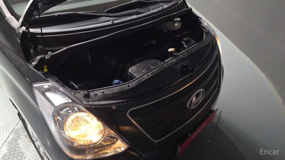 Hyundai Starex